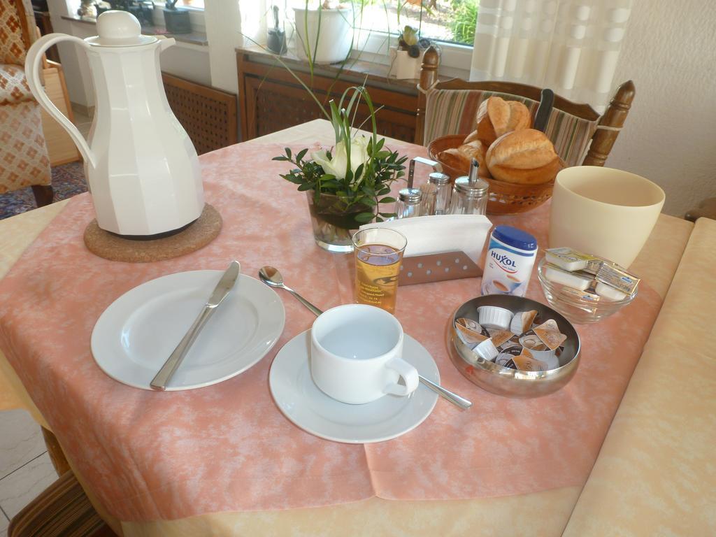 Wein- Und Gaestehaus St. Aldegundishof Sankt Aldegund Room photo
