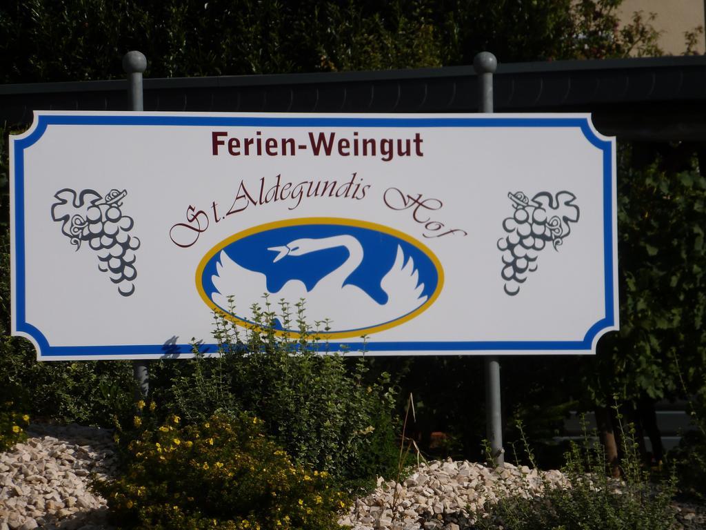 Wein- Und Gaestehaus St. Aldegundishof Sankt Aldegund Exterior photo