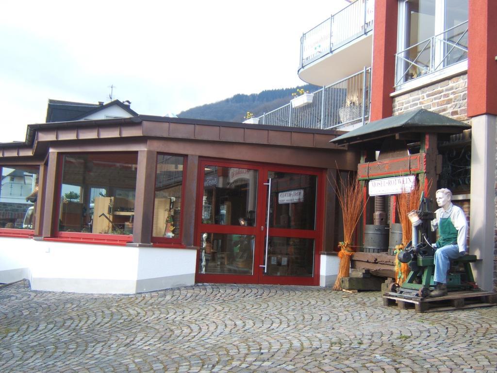 Wein- Und Gaestehaus St. Aldegundishof Sankt Aldegund Exterior photo